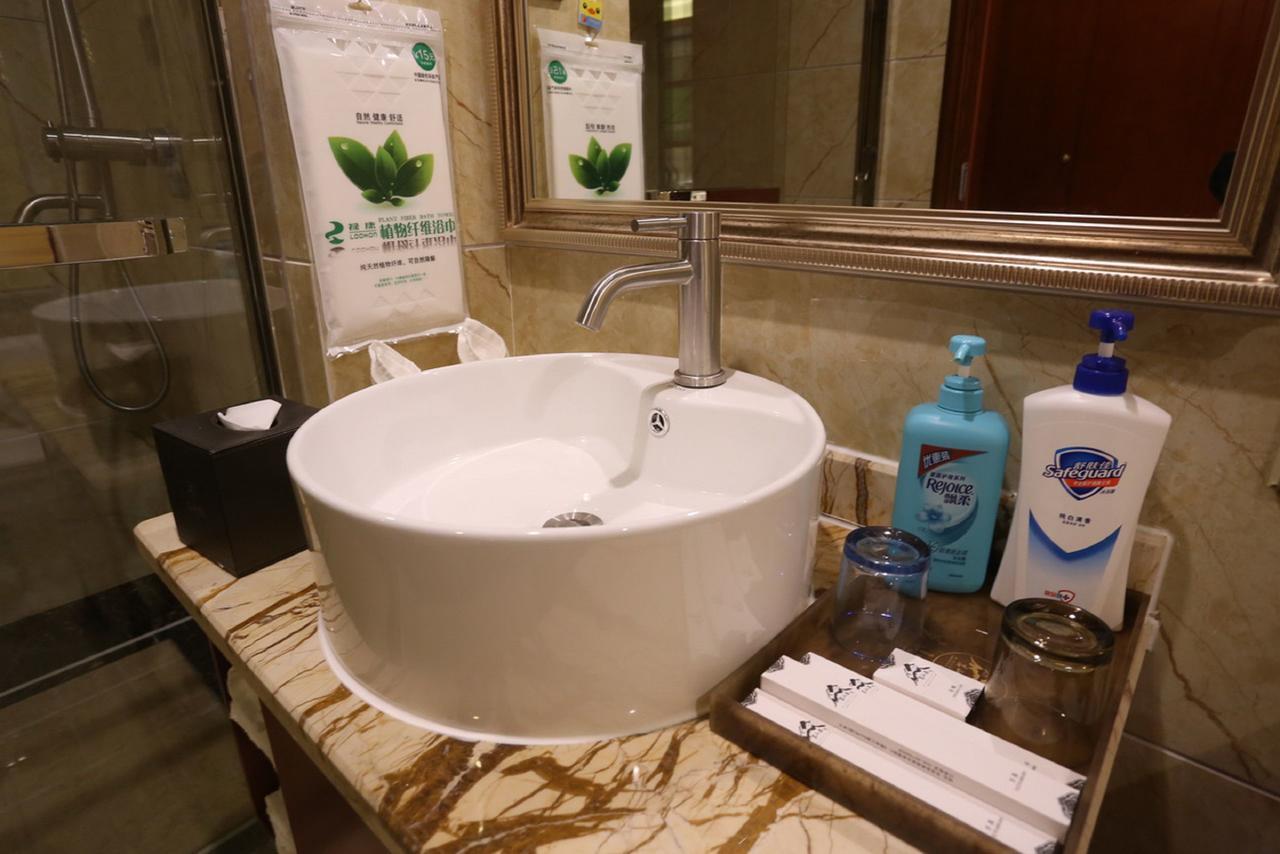 Mingshan Hotel Chengdu Zewnętrze zdjęcie